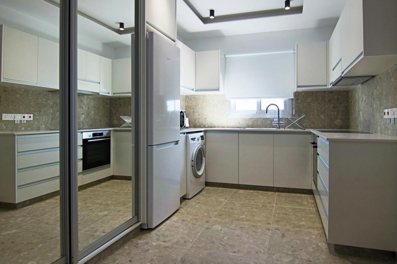 شقة Phaedrus Living: Seaside Luxury Flat Lighthouse 69 بافوس المظهر الخارجي الصورة